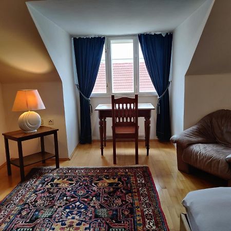 Ferienwohnung-Dachgeschoss Familie Mayer 크렘스안더다노 외부 사진